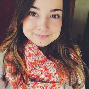 Meet your Posher, Hannah